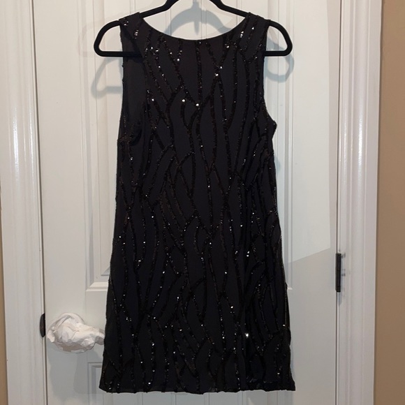 Caramela  Medium Black V-Neck Sleeveless Cocktail Mini with Pattered Sequins - Picture 4 of 16
